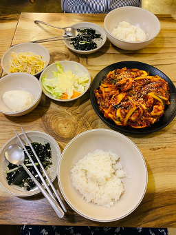 Ppalgannakjijipnakjimadang (빨간낙지집낙지마당) 3