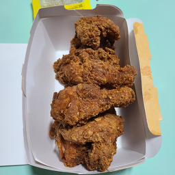 BHC치킨 이대역점 사진 3