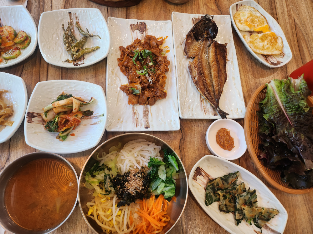 Sanchaemadang (산채마당) 1