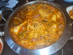신의주부대찌개 시청점 사진 5