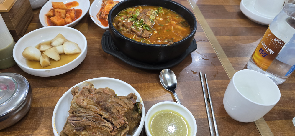 Samsikigamjatang (삼식이감자탕) 1