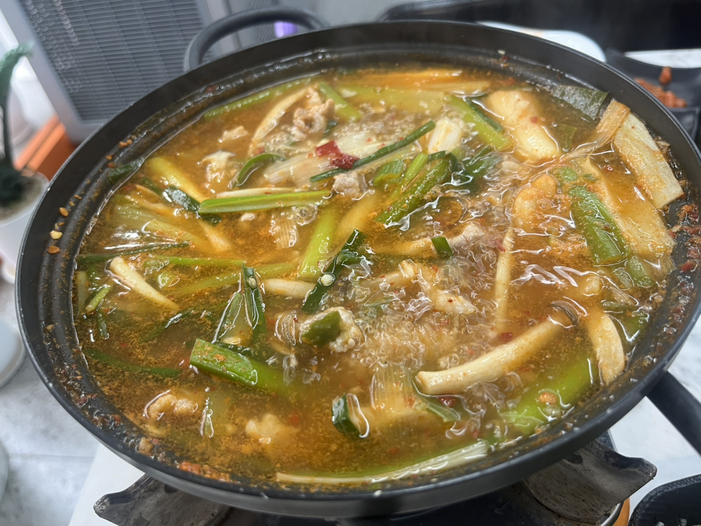 Geumsot dwaejijjigae 6