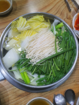Janggeumgaetbeolsinannakji (장금갯벌신안낙지) 2