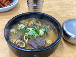 Jangteolboseolleongtang (장털보설렁탕) 2
