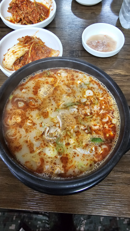 짭짤이순대국 6