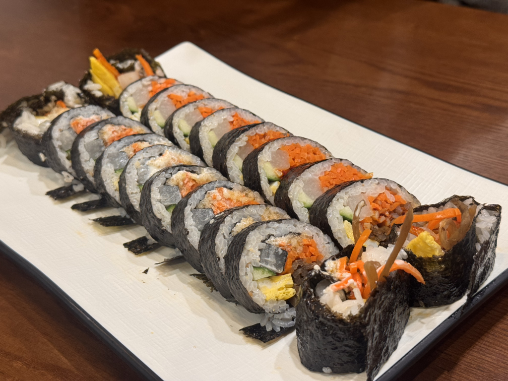 Bujakkomagimbap (부자꼬마김밥) 1