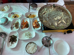Jadeurakhanumaeul (자드락한우마을) 2