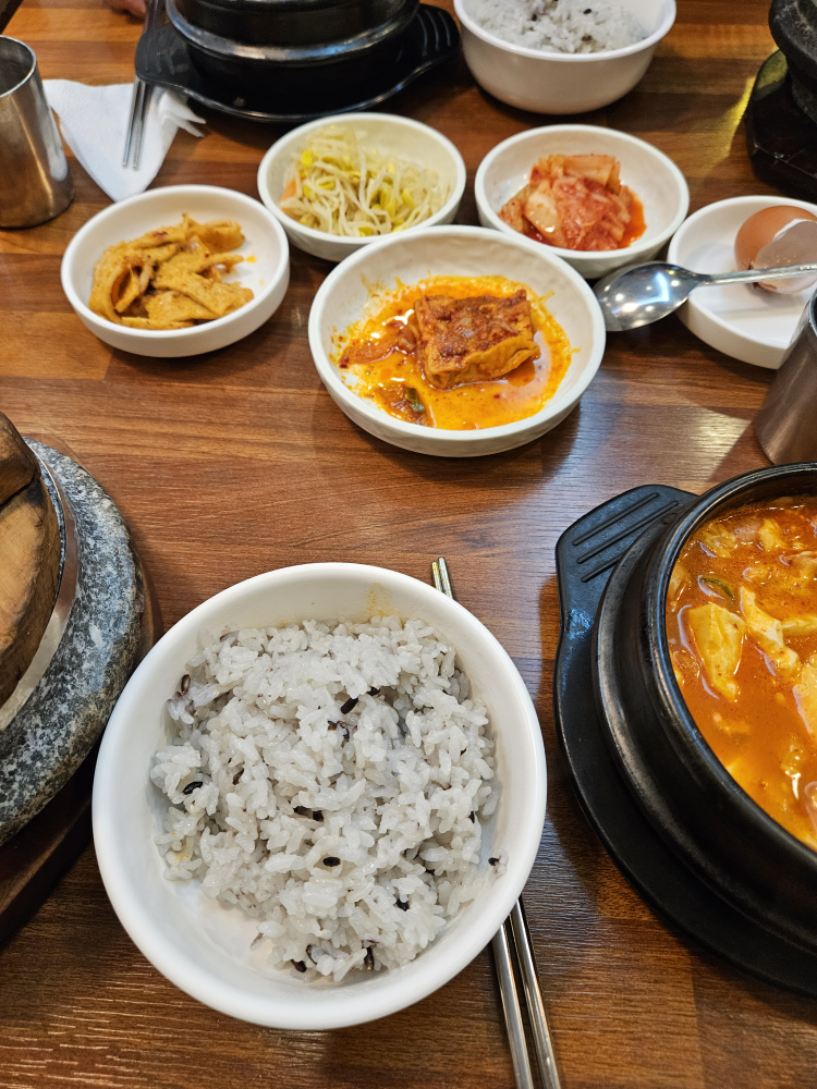 Miseuteosondububossam (미스터손두부보쌈) 2