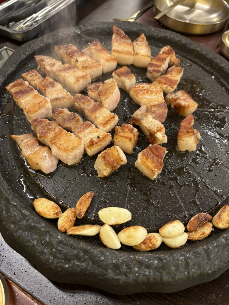 Samgyeopsikdang (삼겹식당) 1