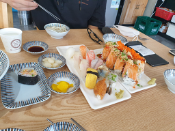 Sindaechobap (신대초밥) 2