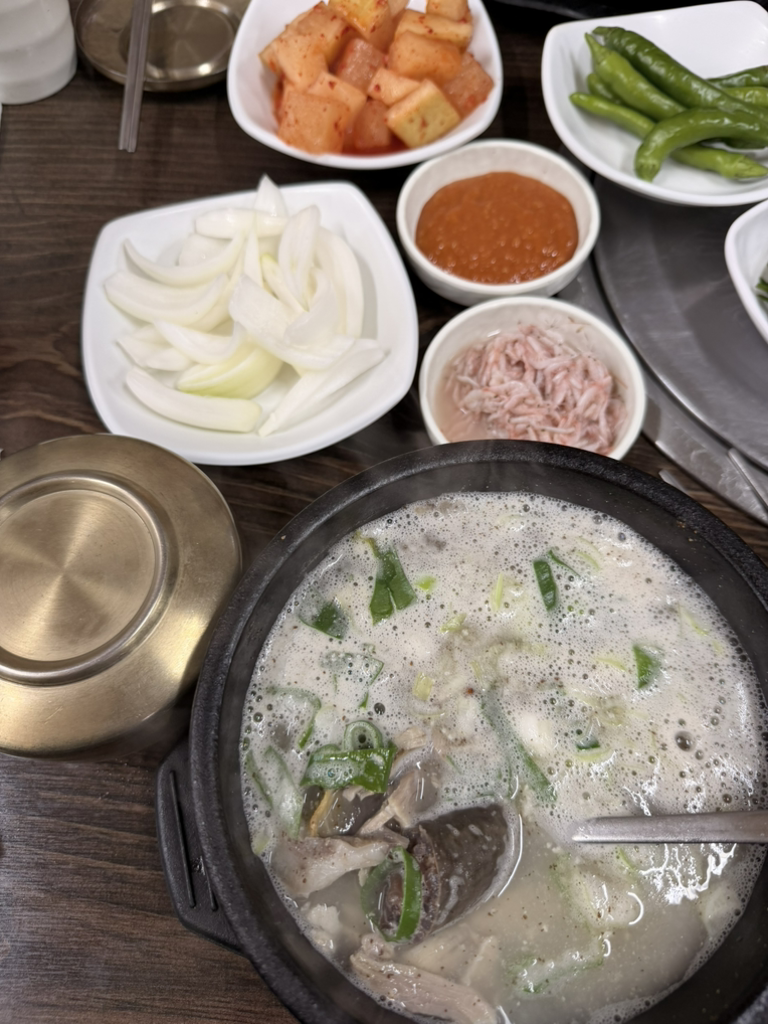 Uridwaejimaneulsundae (우리돼지마늘순대) 2