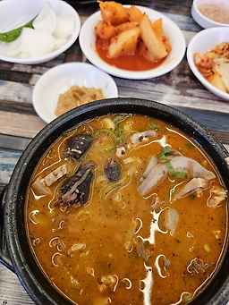 Imkkeokjeongsundaeguk (임꺽정순대국) 3