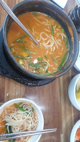 Nondureongminmulmaeuntang (논두렁민물매운탕) 1