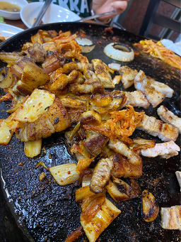 수락솥뚜껑김치삼겹살 1