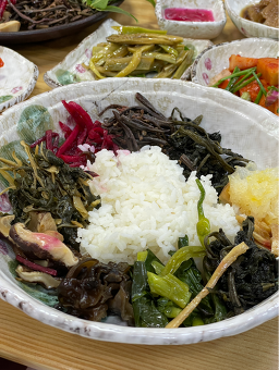 Jeombongsan sanchae (점봉산 산채) 2