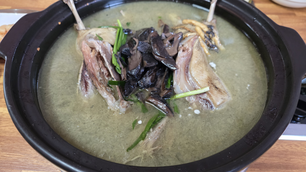 Hwangjeneungibaeksuk (황제능이백숙) 1