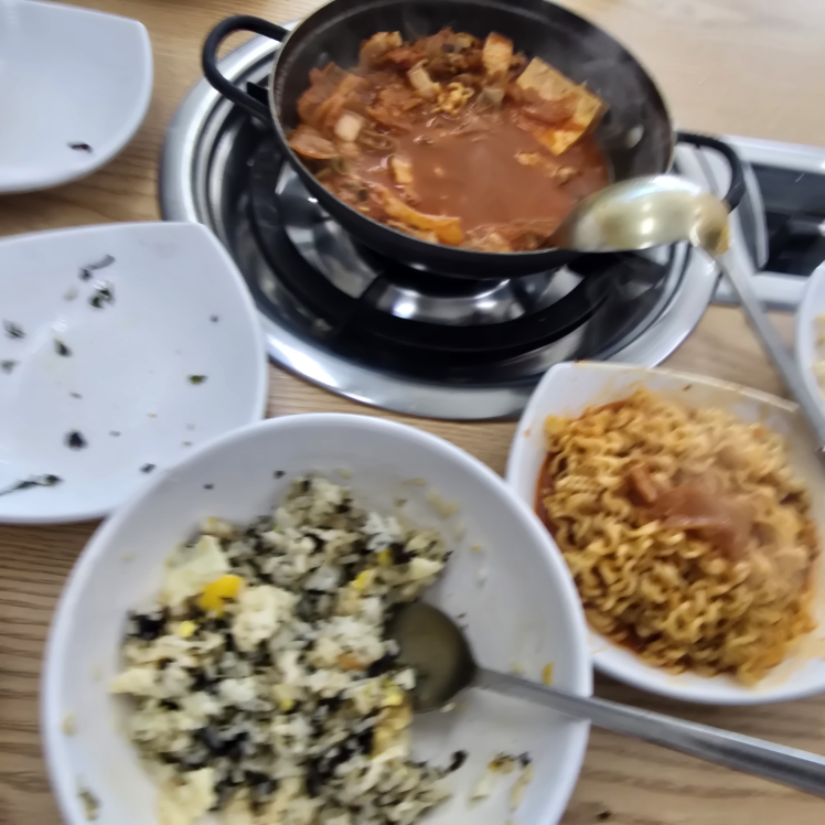 Gimchijjigae mihwasikdang 1