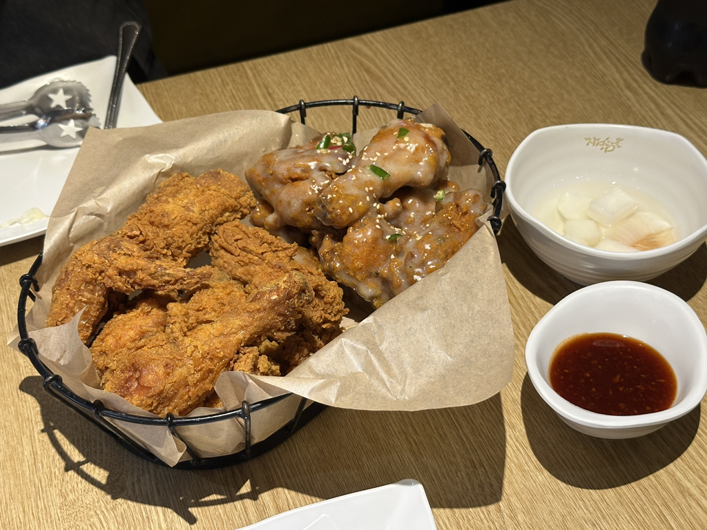 Jadamchikin (자담치킨) 1