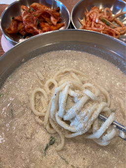 밀밭사이로칼국수 사진 2