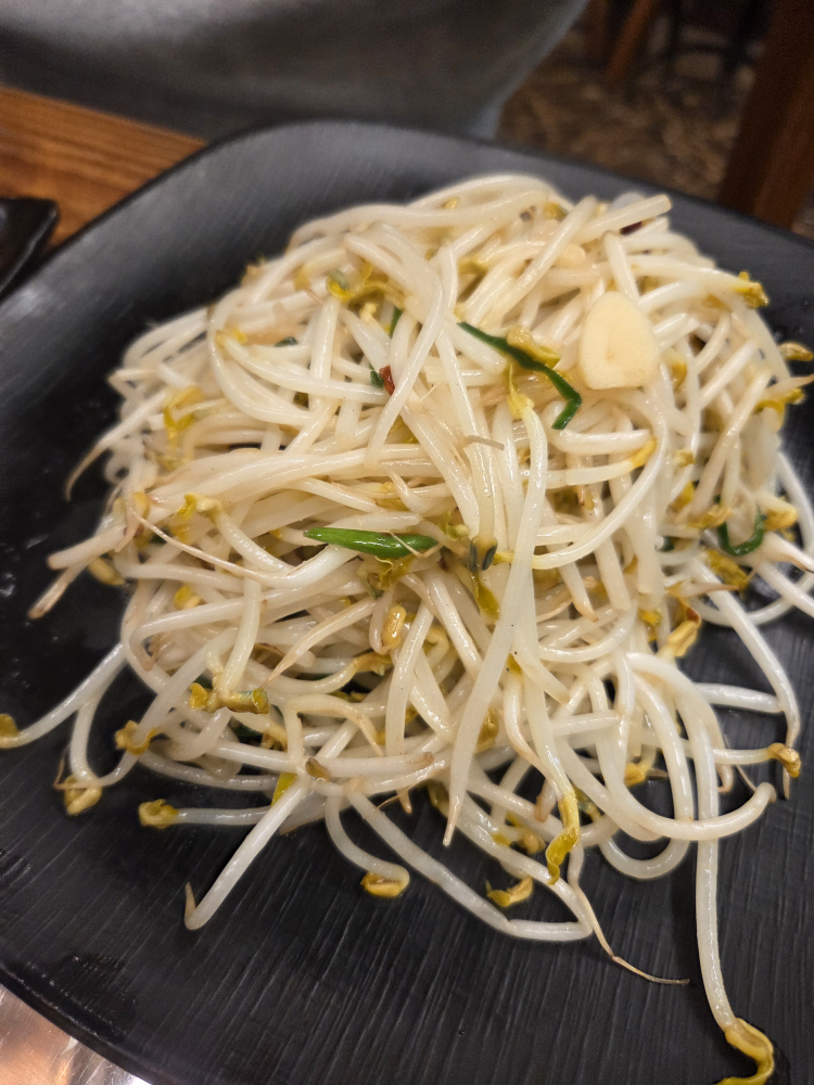 Yangkkochisarangyanggalbi (양꼬치사랑양갈비) 2