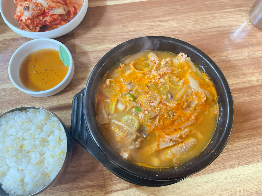 Hongcheonhaejangguk (홍천해장국) 2
