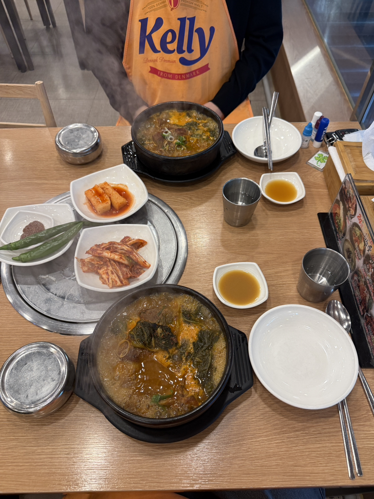 Siwonaegamjatangdonghobangchonjikyeongjeom (시원애감자탕동호방촌직영점) 3