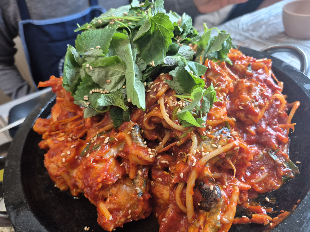 Dolsotdolpanagujjim (돌솥돌판아구찜) 2