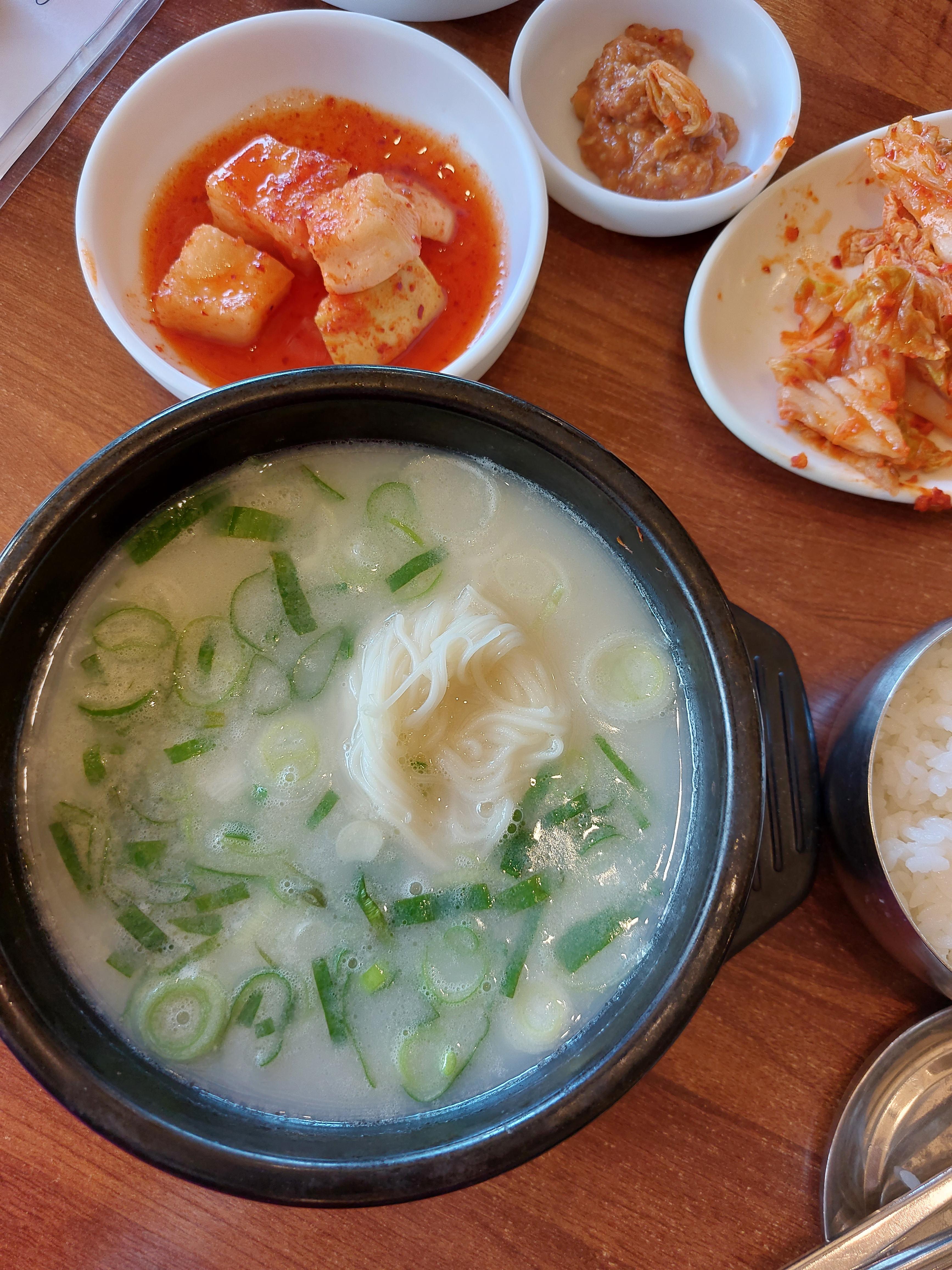 수릿날원조장충동할매족발보쌈설렁탕 사진 2
