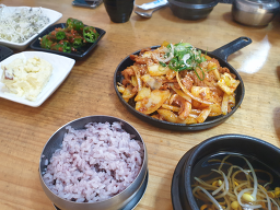 Hwanggeumbueok (황금부엌) 3