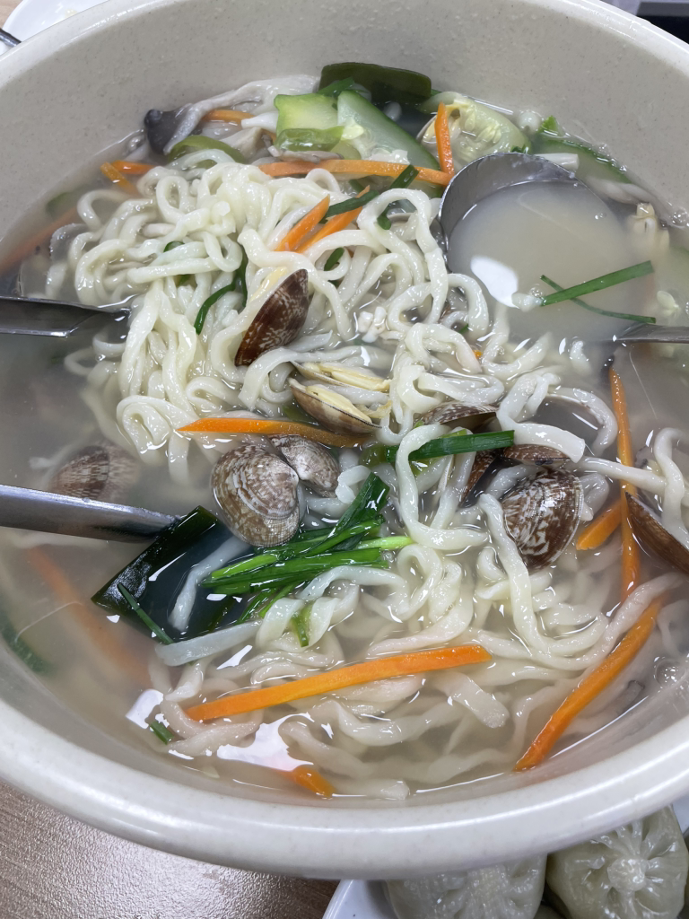 Gamakgolhaemulkalguksu (가막골해물칼국수) 3