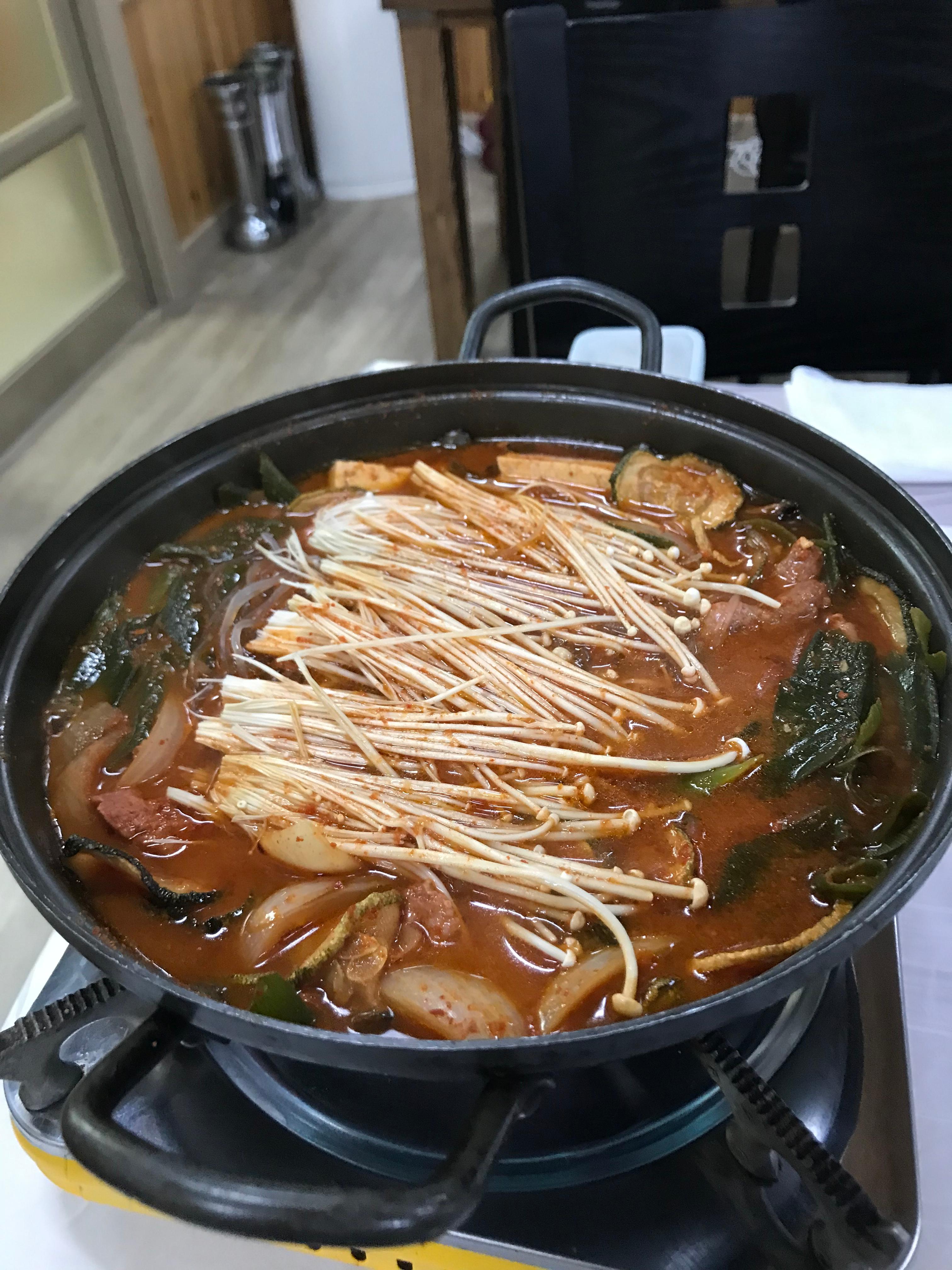 Dwaejisekki (돼지세끼) 1