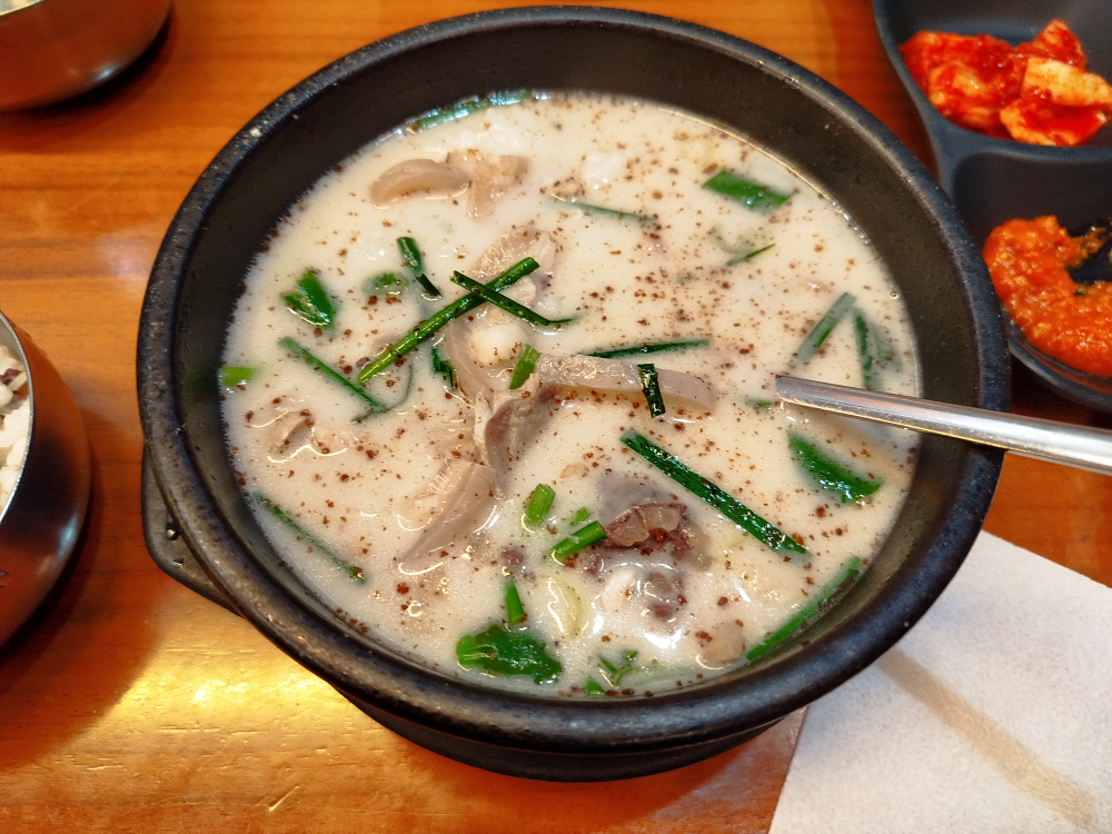 Keunmamhalmaesundaeguk (큰맘할매순대국) 3