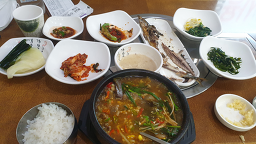 Ijeongpyowonjochueotang (이정표원조추어탕) 2