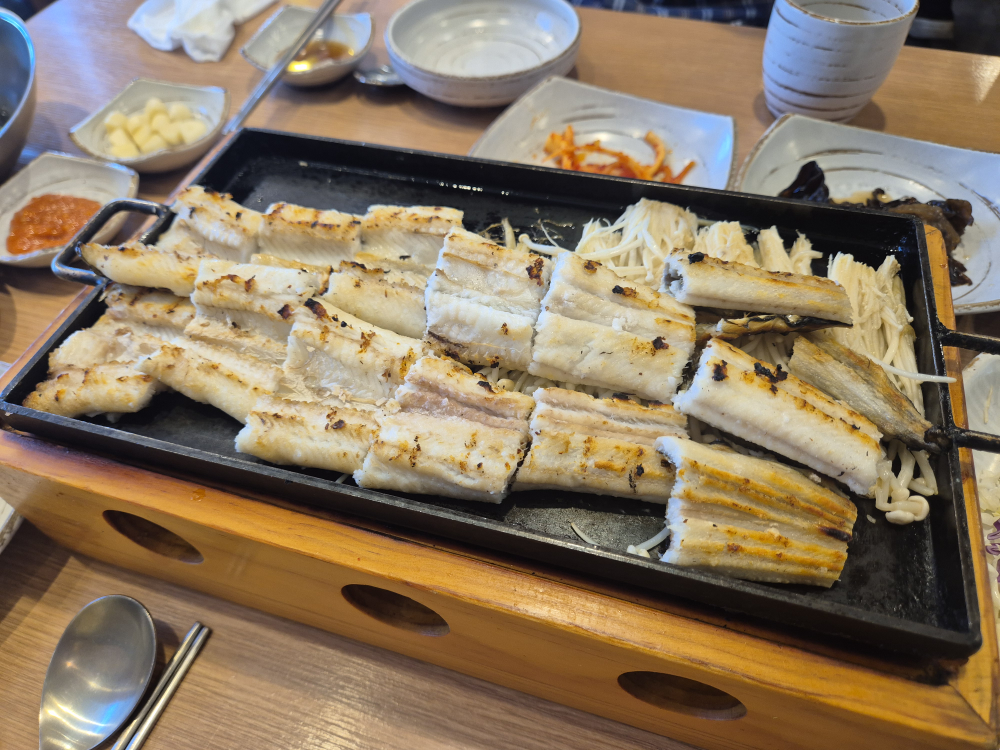 Jakeuneochon (작은어촌) 3
