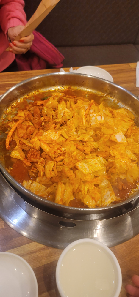 Dakgalbi ajeossi (닭갈비 아저씨) 3