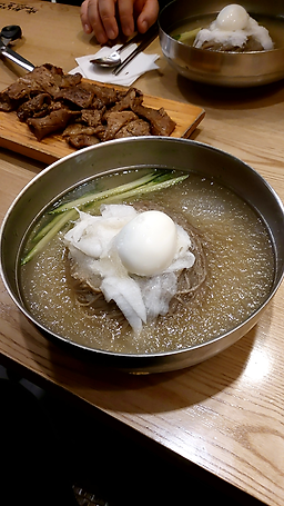 육쌈냉면 신촌점 대표 사진