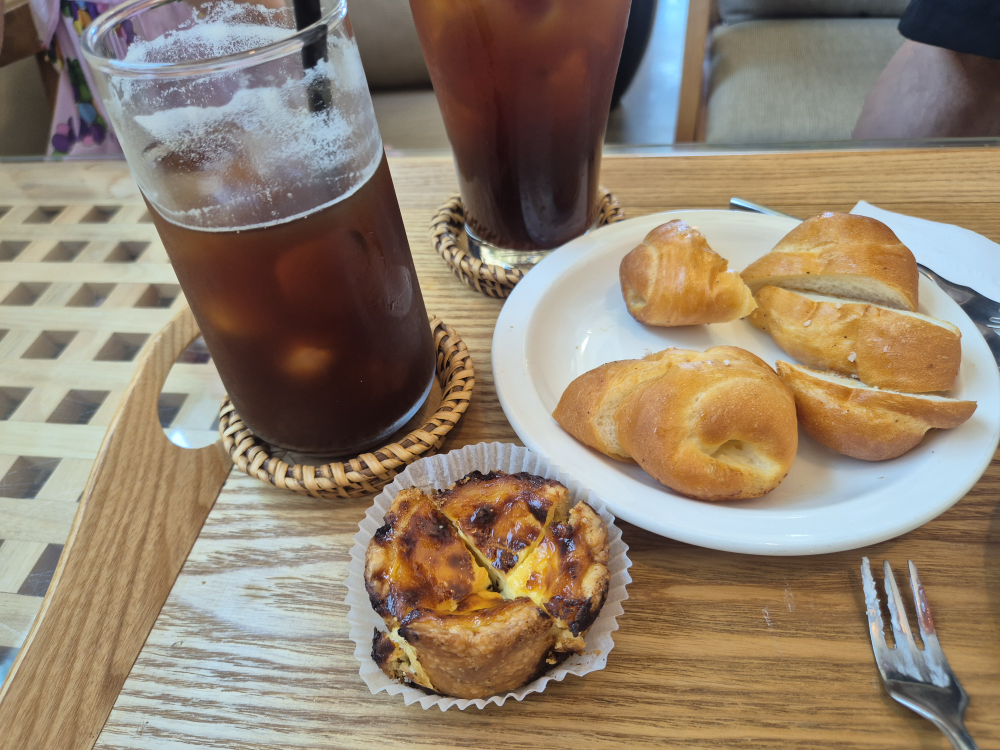 Kape yunsaebyeok (카페 윤새벽) 1