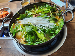 Gyeongdongsijangwonjogamjatang 4