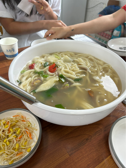 Ttangkkeutjeonginsukkalguksu (땅끝정인숙칼국수) 2
