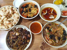 Hwanghujaengbanjjajang (황후쟁반짜장) 2
