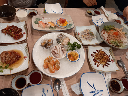 Haewonpelriseuhoetjip (해원펠리스횟집) 2