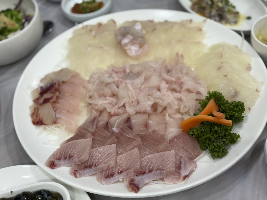 동백섬횟집 2