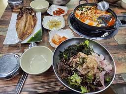 Dokdohoetjip (독도횟집) 2