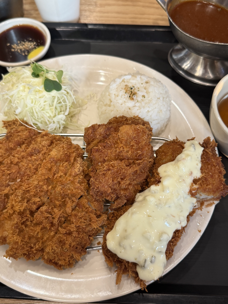 Hongikdonkkaseu (홍익돈까스) 1