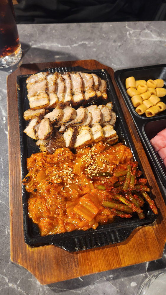 Gudorotongdak (구도로통닭) 2