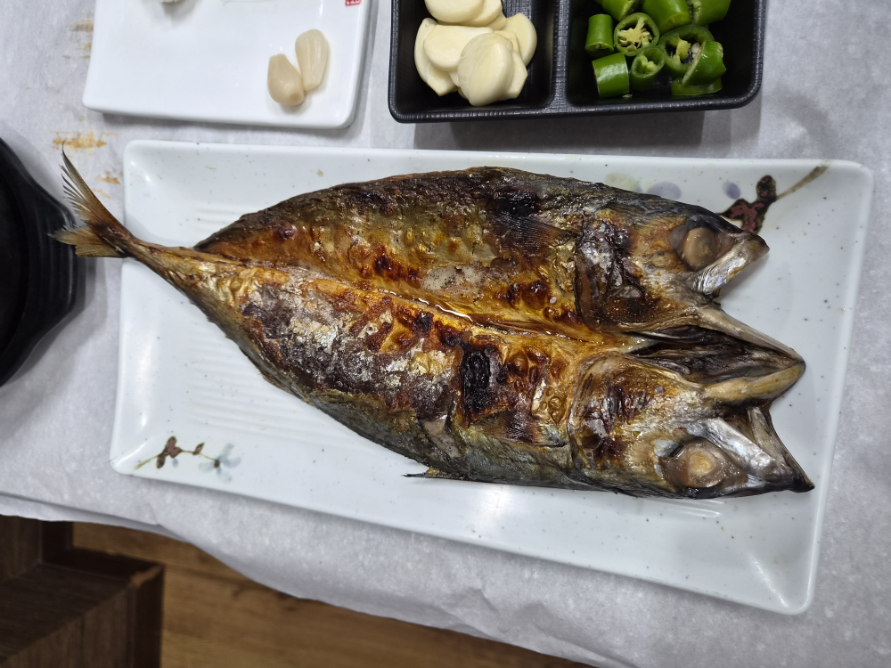 Geumsanbada hoetjip (금산바다 횟집) 2