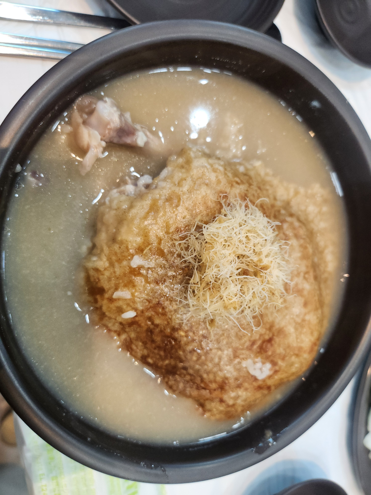 Obongnurungjisamgyetangtaebaekjeom (오복누룽지삼계탕태백점) 3