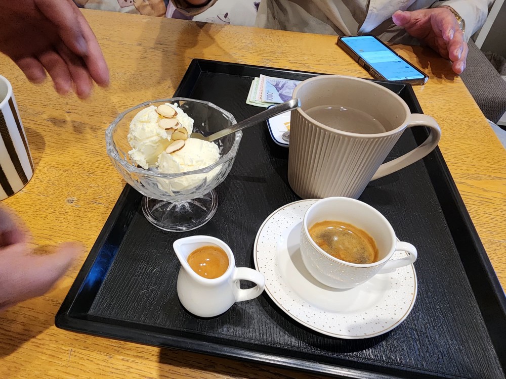 커피앤스토리 마녀의식탁