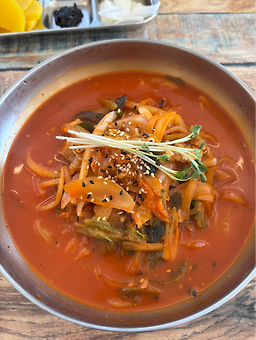 Mongjjamppong (몽짬뽕) 1