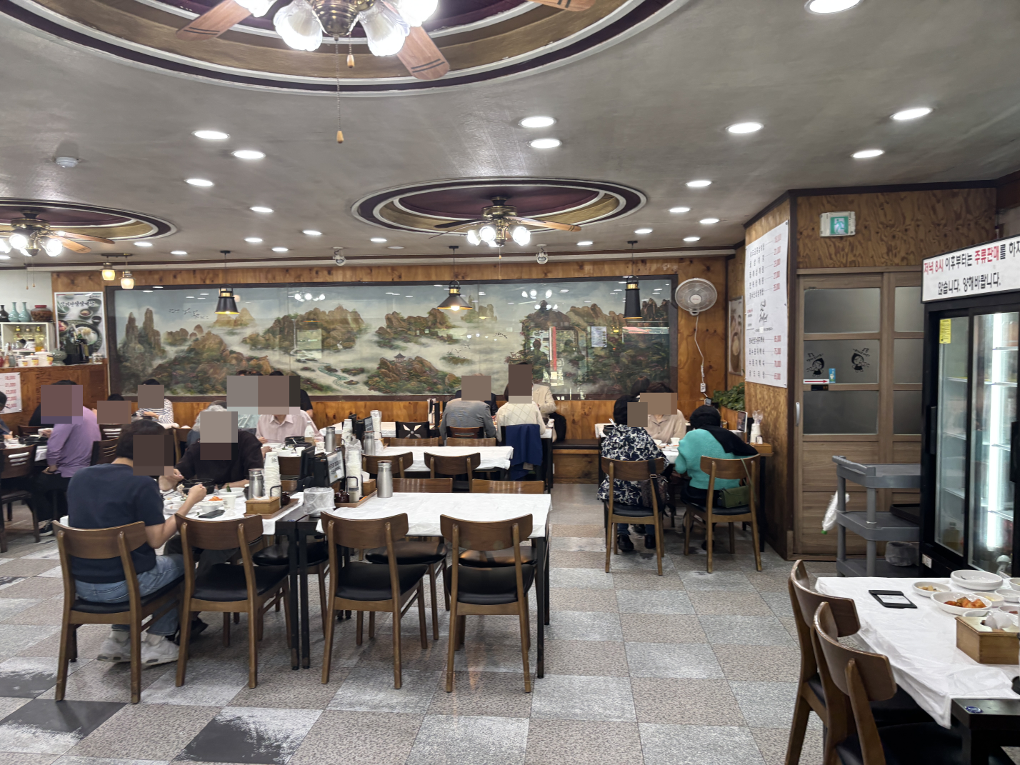 Songdogungjungsamgyetang (송도궁중삼계탕) 1